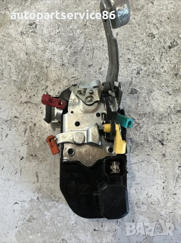 Заключване на предна лява врата за Jeep Cherokee KJ 2.8 CRD (2008) , снимка 2 - Части - 53380779