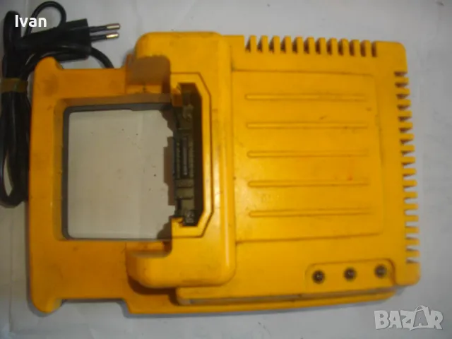 36V DeWALT DE9000 Type 1 ОРИГИНАЛНО НЕМСКО ЗАРЯДНО ДеВалт ЗА БАТЕРИИ 28-36 ВОЛТА ОТЛИЧНО, снимка 4 - Други инструменти - 49048147
