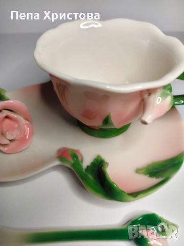 Двоен сет за кафе от китайски костен порцелан с 3Д ефект, снимка 6 - Чаши - 51863007