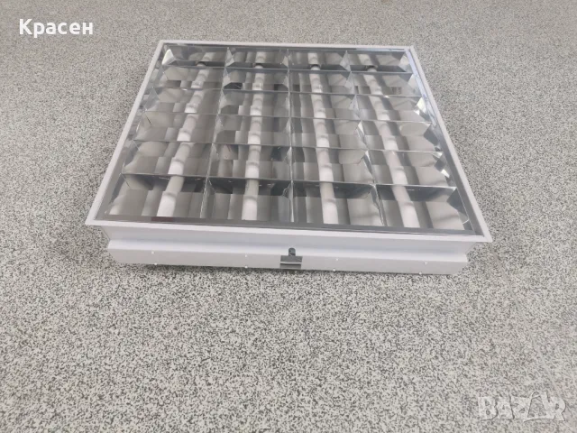 Луминисцентно тяло за растерен таван