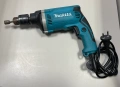 Ударна бормашина Makita HP1630, 710 W, 1.5-13 мм , снимка 1