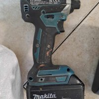 Акумулаторен удърен безчетков винтоверт Makita DTD153 18V , снимка 2 - Винтоверти - 44475136