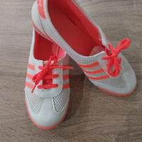 Дамски спортни  обувки , снимка 1 - Маратонки - 44707079