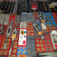 Стругарски ножове и фрези със сменяеми пластини , снимка 1 - Други машини и части - 13889780