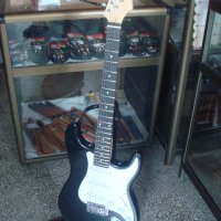 Електрическа китара, снимка 12 - Китари - 41186720