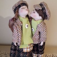 Влюбена двойка порцеланови кукли , снимка 1 - Кукли - 41376422