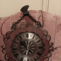 немски стенен часовник от ковано желязо и дърво, снимка 1 - Стенни часовници - 44624066