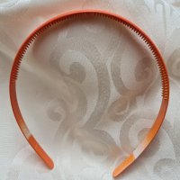 Пластмасова тънка оранжева диадема, снимка 1 - Аксесоари за коса - 35758496