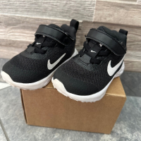 Nike revolution 6, снимка 1 - Детски маратонки - 44554111