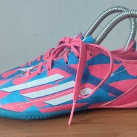 Adidas. Футболни обувки стоножки. 35, снимка 1 - Футбол - 40530680