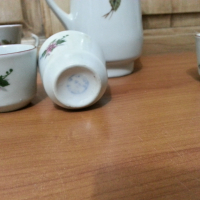 Стар български порцелан каничка с чашки, снимка 5 - Антикварни и старинни предмети - 36118895