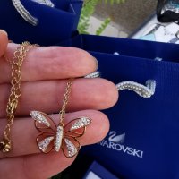 Оригинално Колие пеперуда Уникален блясък Swarovski, снимка 3 - Колиета, медальони, синджири - 34827451