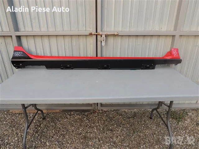 Десен праг / декорация Honda Civic Type R година 2015 2016 2017 2018 2019 код 71800-TGG-A500-51 , снимка 1