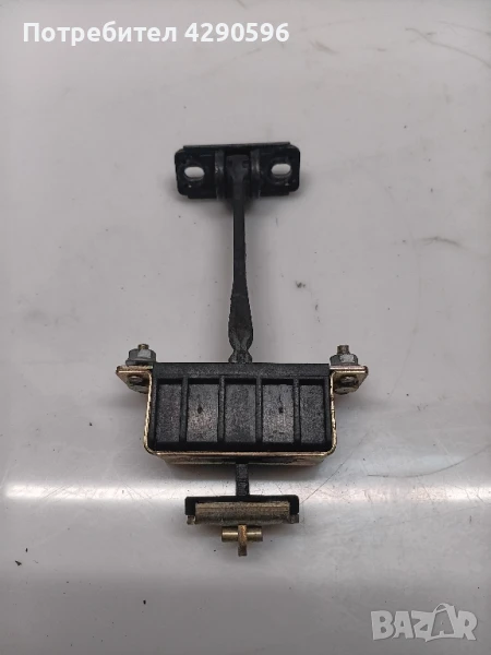 Обтегач предна врата Mercedes C класа 203 , снимка 1