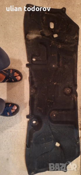 Продавам  изолационната кора под капака на двигателя, за хонда  сивик  7 фейслифт, 1.7 дизел  2004 г, снимка 1