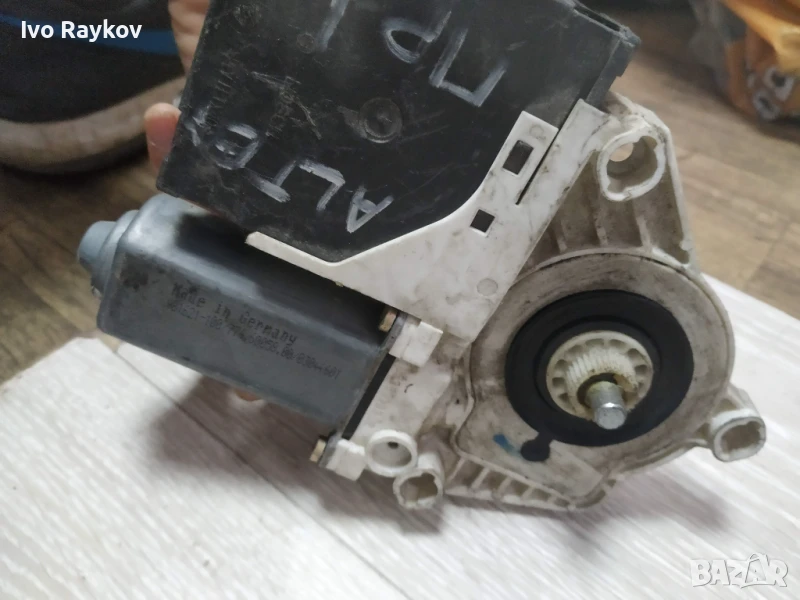 Мотор стъклоповдигач, преден ляв , SEAT  Altea , 8E2 959 801 B, 8E2959801B, снимка 1