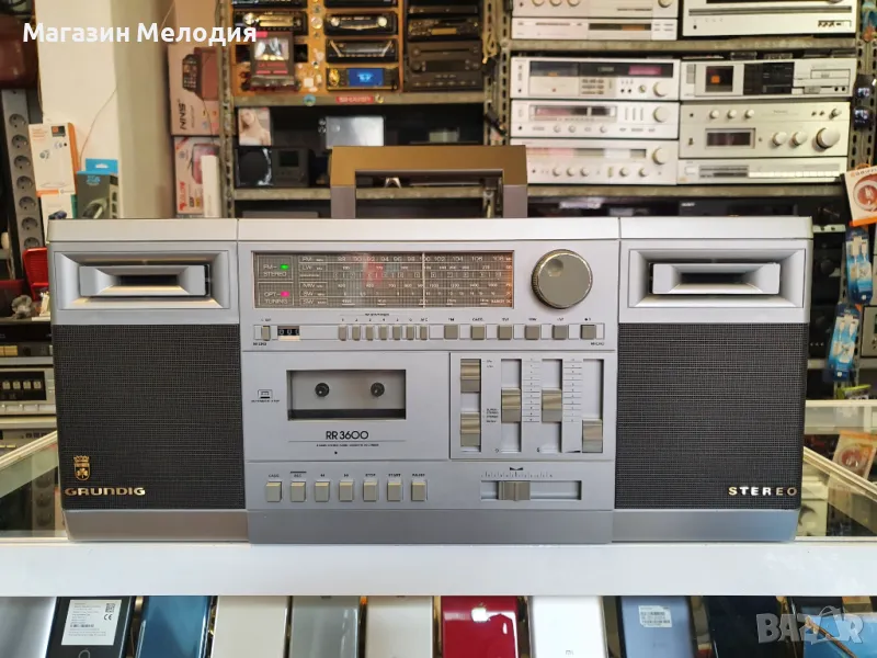 Радиокасетофон Grundig RR 3600 В отлично техническо и визуално състояние., снимка 1