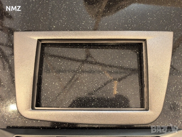 Рамка за медия 7-9". Seat