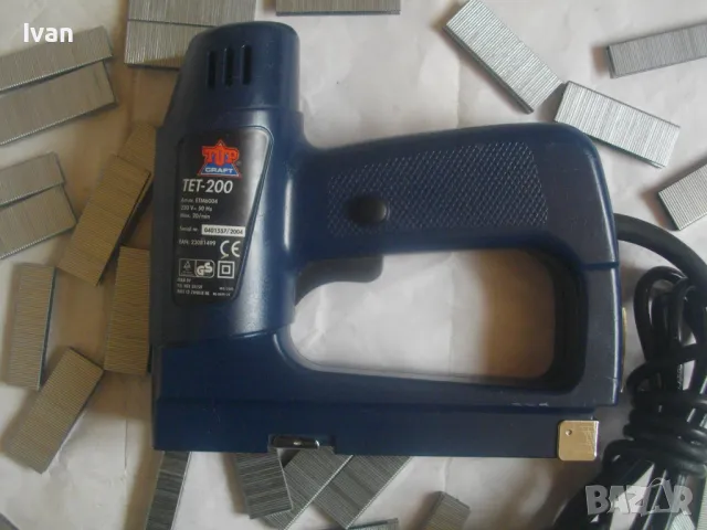 Холандски оригинал ЕЛЕКТРИЧЕСКИ ТАКЕР КОМБИНИРАН СКОБА ПИРОН ИГЛА ДО 16мм Като нов TOP CRAFT TET 200, снимка 4 - Други инструменти - 47761486