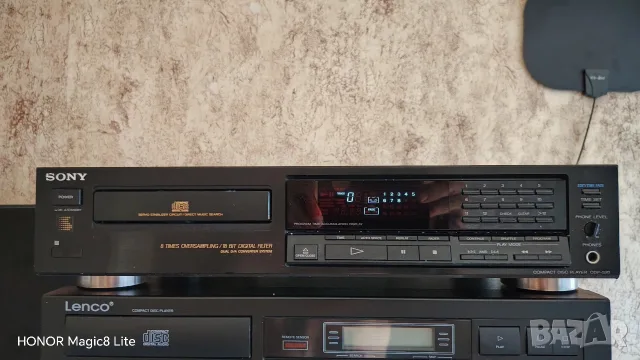 Компакт диск плеър Sony CDR-590 с два реални 16 битови R-2R Burr-Brown PCM56P DAC-а .