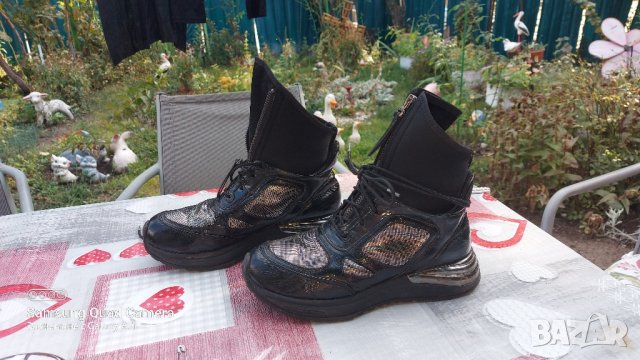 Продавам дамски ботуши номер 36