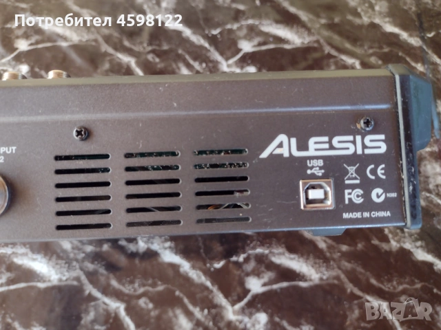 Аудио миксек Alesis Multimix 8 USB FX, снимка 8 - Ресийвъри, усилватели, смесителни пултове - 53782068