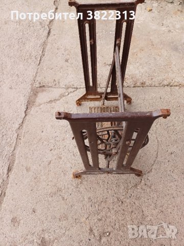 Стойка от шевна машина, снимка 2 - Антикварни и старинни предмети - 44478051