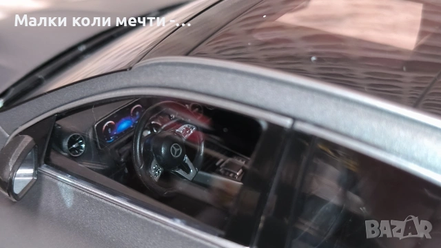 метална количка Mercedes EQA, 1:18 ,чисто нова, снимка 5 - Колекции - 53382729