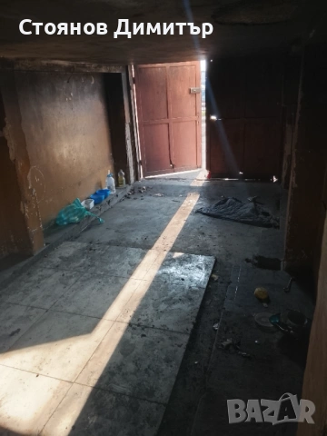 Гараж на два етажа   подходящ   за  склад офис, снимка 3 - Гаражи и паркоместа - 53156565