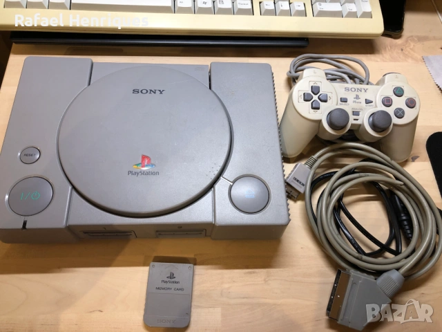 Playstation 1 с модчип + контролер + Memory Card + SCART кабел