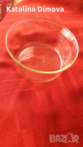 Продавам купички, огнеупорни от йенско стъкло.