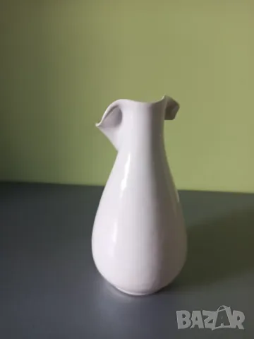 Изящна порцеланова ваза, снимка 3 - Вази - 47593252