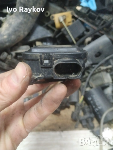 Моторче клапи клапа парно за Ауди А6 , A4 , 4B1820511K, снимка 6 - Части - 52422608