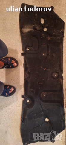 Продавам  изолационната кора под капака на двигателя, за хонда  сивик  7 фейслифт, 1.7 дизел  2004 г