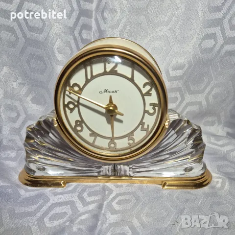 Настолен руски часовник Маяк