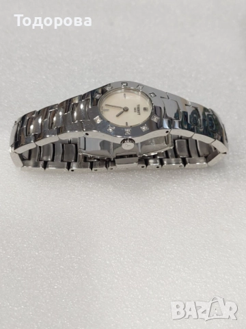 Дамски часовник Tissot с 10 диаманта и седефен циферблат,машина кварц, снимка 4 - Дамски - 52807085