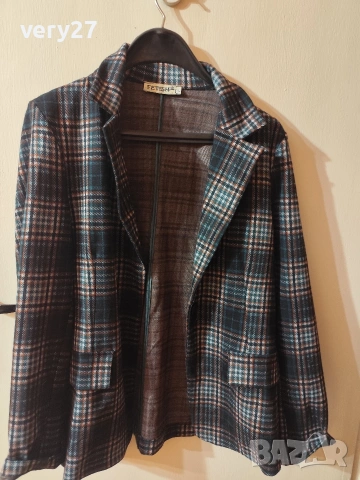 костюм дамски каре