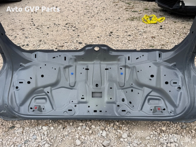 Заден капак Volvo xc 40, снимка 4 - Части - 51891797