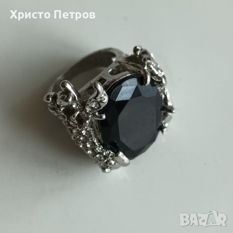 КРАСИВ МАСИВЕН ПРЪСТЕН С КАМЪК