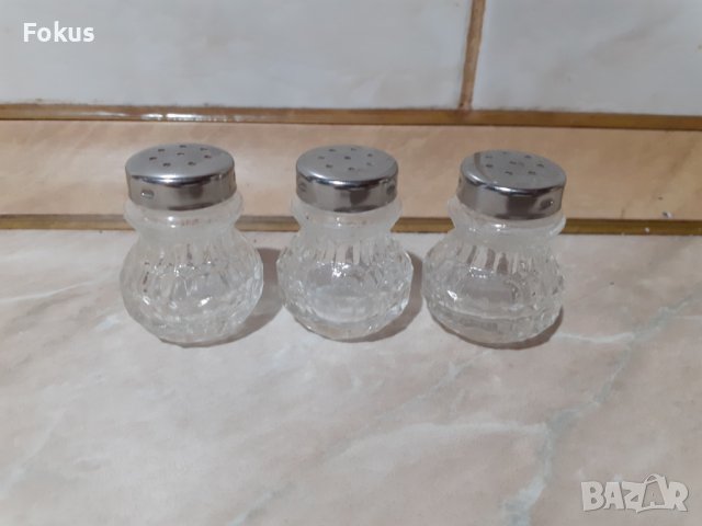 Комплект малки стъклени солнички 3 бр., снимка 2 - Антикварни и старинни предмети - 44148926