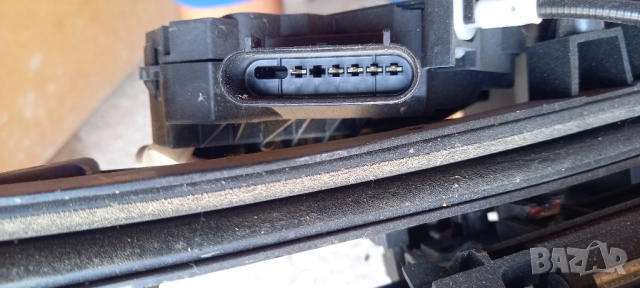 Задна лява брава Ford Focus III, снимка 2 - Части - 51488516