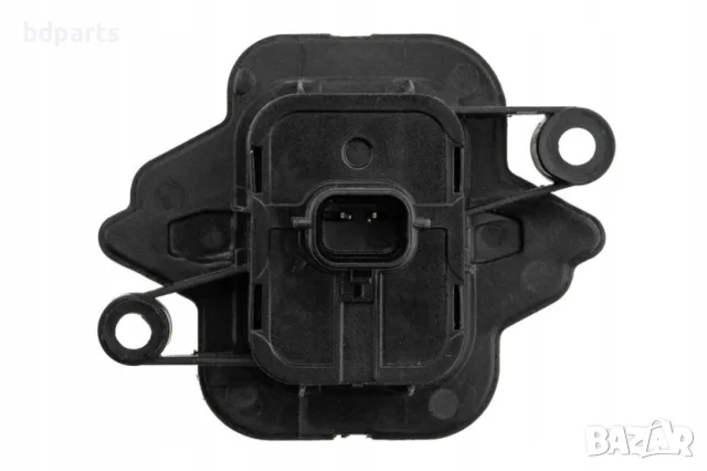 Бутон за отваряне на багажник Renault Megane 4 Седан, Черен, снимка 3 - Части - 56142043