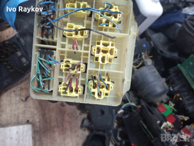 Бушониера за Mitsubishi Carisma , MR228120 , MB953394, снимка 2 - Части - 53739976