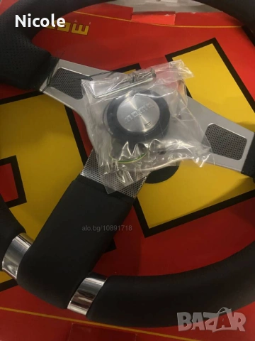 Спортен волан MOMO, Italy, снимка 2 - Аксесоари и консумативи - 53336777