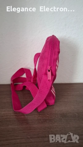 Оригинална чантичка Adidas – компактна и стилна , снимка 4 - Чанти - 51377586