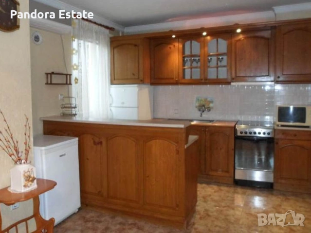 Продава двустаен апартамент в кв. Гео Милев