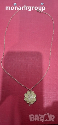 Златна верижка с висулка