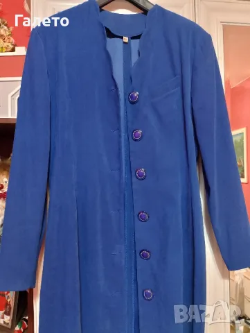 Синьо кадифено манто с красиви копчета , снимка 2 - Палта, манта - 49797368