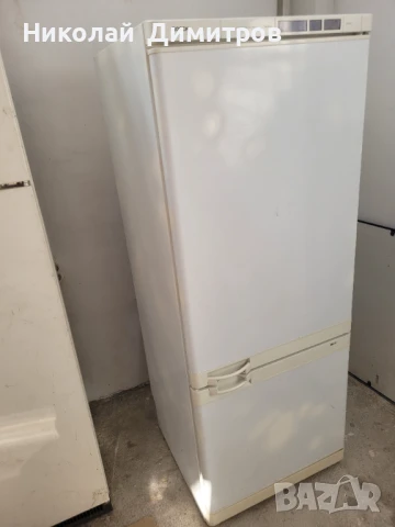 Продавам комбиниран хладилник с фризер
