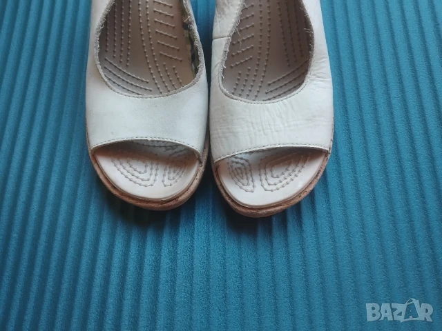 Crocs 100% оригинални дамски сандали на платформа - естествена кожа, снимка 2 - Сандали - 50911708